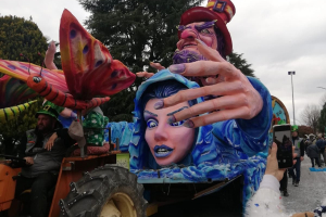 Il carnevale per la pace in giallo e blu di Leini 20250323 30
