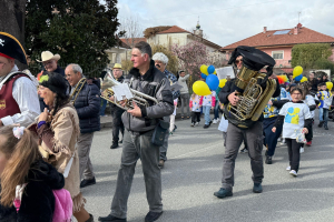 Il carnevale per la pace in giallo e blu di Leini 20250323 113